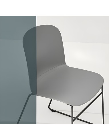 Assise de la chaise Relief en gris - salle de réunion avec piètement traîneau noir