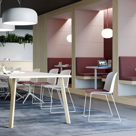 Chaise traîneau RELIEF avec assise rembourrée en tissu gris et coque beige 2