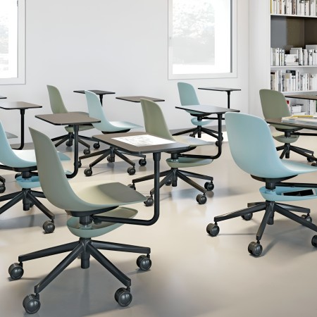 Salle de formation avec chaises réglables avec tablette d'écriture - Pure Loop Edu