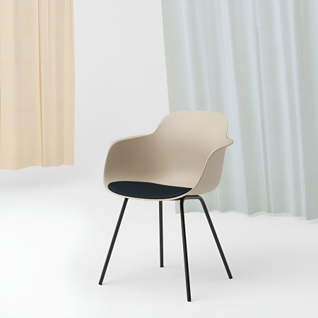 Chaise coque plastique avec assise tissu rembourrée – Sicla 2