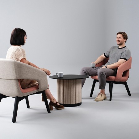 table basse PARTHOS – mobilier lounge avec colonne gainée de feutre PET