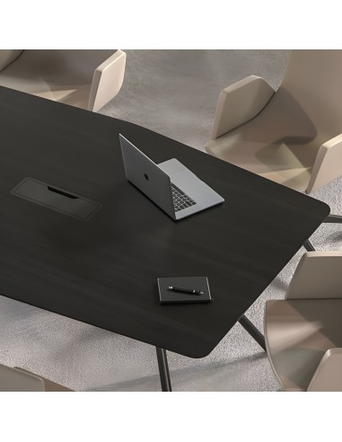 Table noire de conférence en bois avec passe câble - réunion connectée moderne