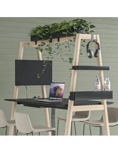 Table de réunion NOVA Wood avec étagères, écran et plantes vertes