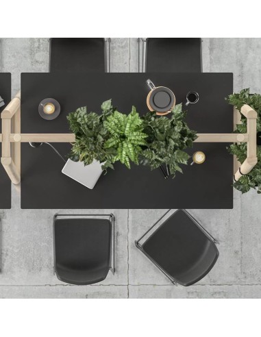 Table haute NOVA Wood noire avec plantes vertes intégrées et chaises noires
