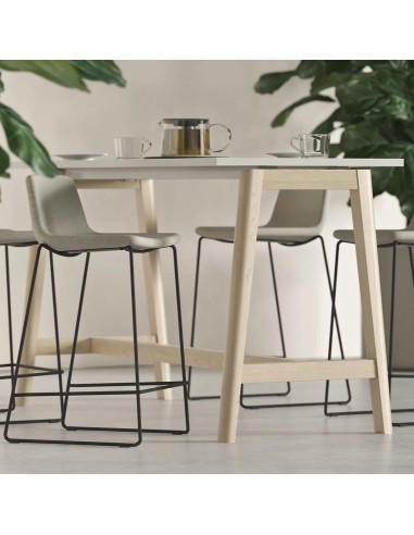 Table haute NOVA WOOD bois clair avec tabourets hauts gris design