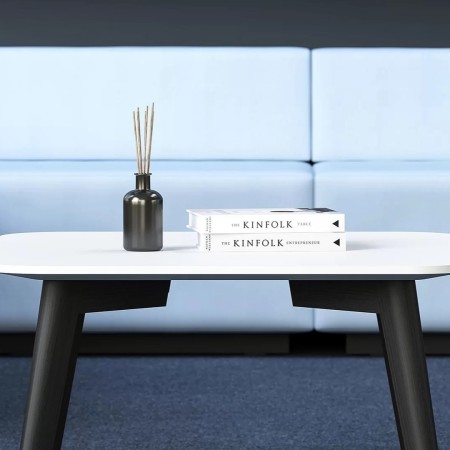 Table basse blanche pieds bois noir Nova Wood