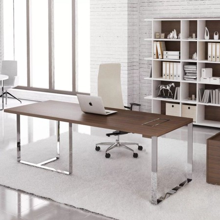 Vue d'ensemble du bureau PLANA dans un espace exécutif