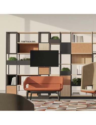 Mur média COMBUS avec étagères modulaires et canapé rouge moderne