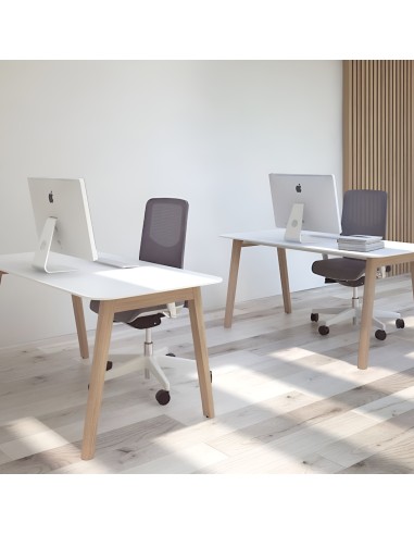 Bureaux design blancs avec pieds bois en open space Nova Wood