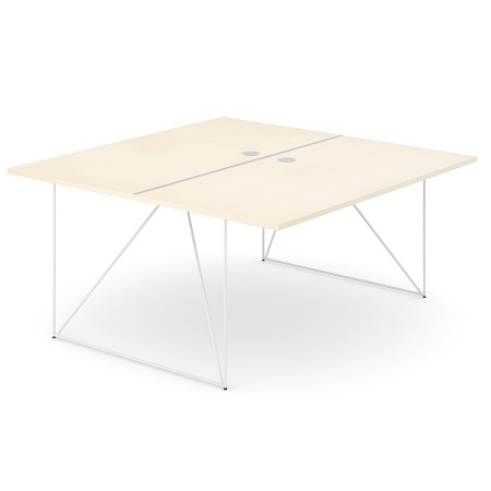 Bureau double en bois clair avec piétement métal blanc et passe-câbles intégrés