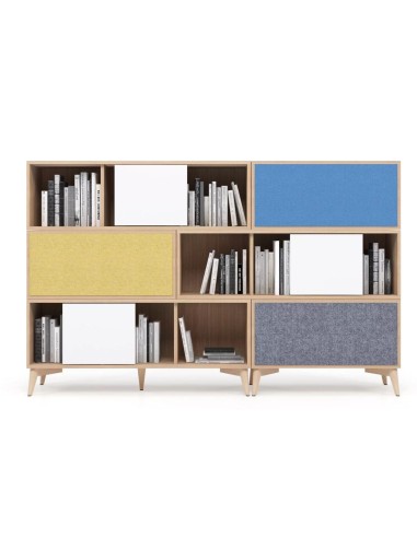 Bibliothèque design bois avec portes colorées et rangements ouverts