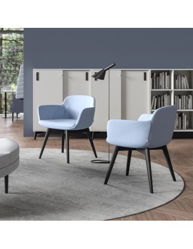 Fauteuils lounge DANAE bleus avec armoires CHOICE en arrière-plan