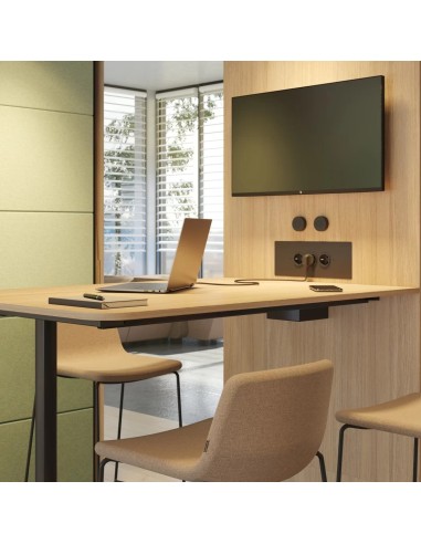 Espace de réunion SILENT ROOM L avec table bois clair, écran et chaises beige
