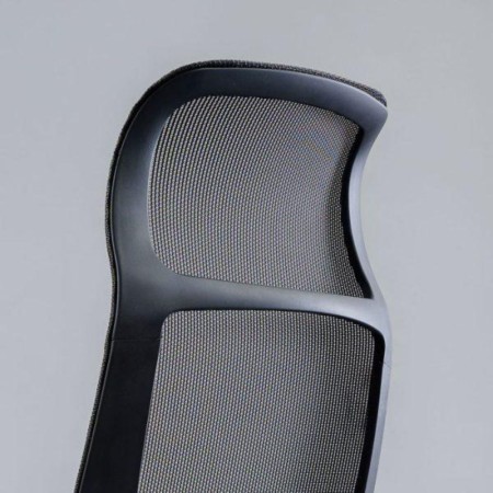 Zoom dossier haut résille noire du fauteuil D-CHAIR Direction