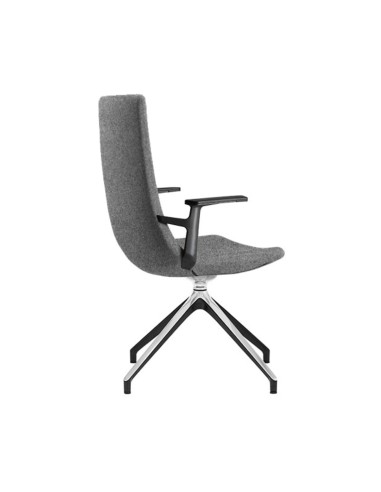 Ensemble de sièges North Cape autour d’une table de réunion en bois clair – North Cape