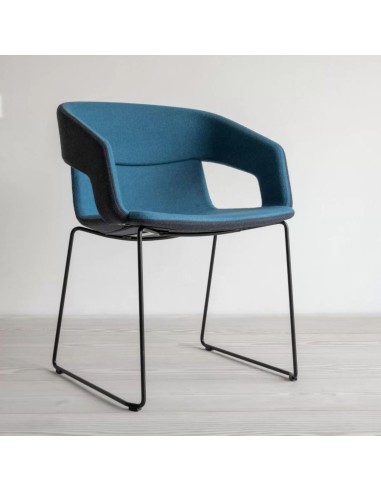 Vue arrière de la chaise TWIST&SIT avec piètement blanc luge