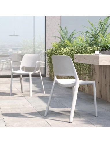 Chaise Polytone O avec accoudoirs – usage extérieur en bordure de terrasse