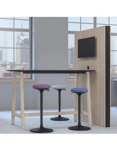 Panneau avec écran intégré, table haute et 3 chaises hautes