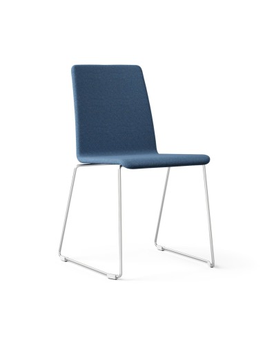 Chaise Moon tissu bleu avec base traîneau noire, vue latérale – Moon