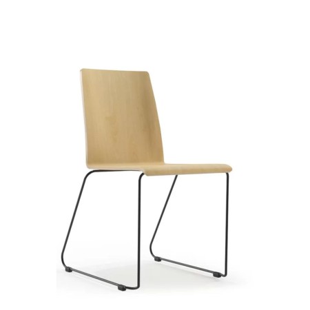 Chaise Moon Wood finition bois clair et piètement traîneau blanc – Moon Wood