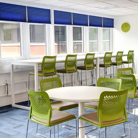 Chaise haute WAIT en plastique gris avec piètement chromé 2