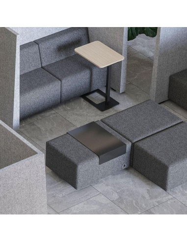 Système modulaire gris clair et gris foncé dans open-space