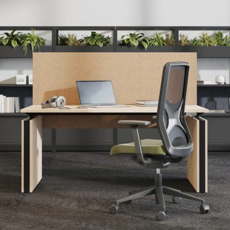 Bureau bois clair avec découpe ergonomique et pieds panneaux pleins 2