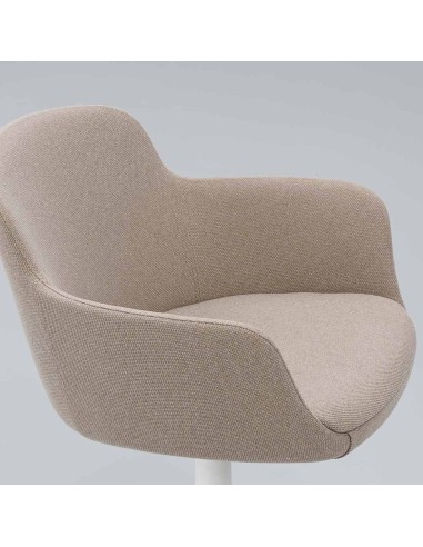 Chaise Danae avec assise tissu gris clair et base pivotante étoile – Danae