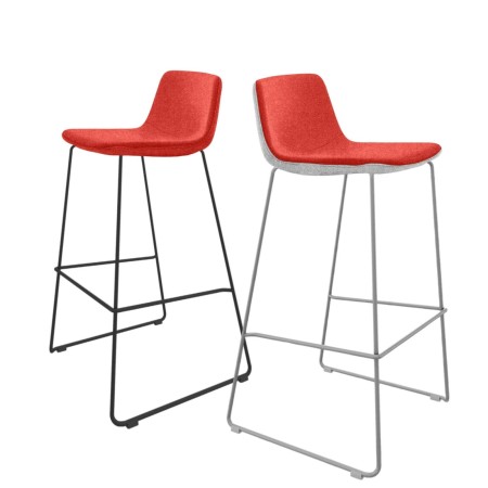 Tabourets de bar TWIST&SIT rouges avec pieds en métal fin style élégant pour comptoirs