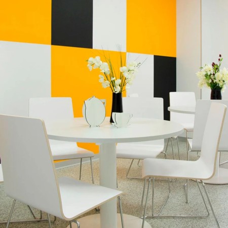 Chaises Moon Wood pour visiteur et réunion - style épuré et moderne