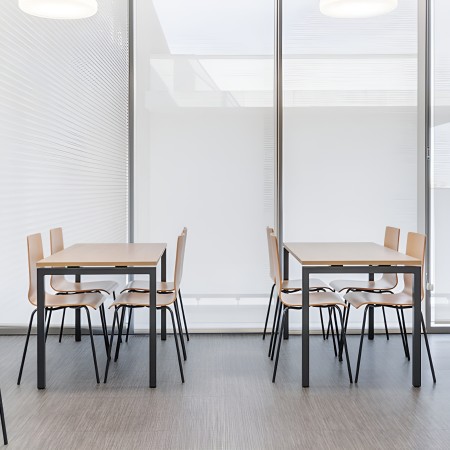 Chaises MOON en bois et métal noir style fin et épuré pour salle de repos