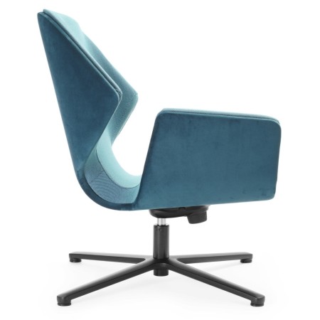 Fauteuil Booi Lounge en tissu bleu clair avec repose-pieds assorti, vue latérale gauche – Booi Lounge