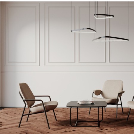 Deux fauteuils Epocc Lounge autour d’une table basse dans un salon contemporain – Epocc Lounge