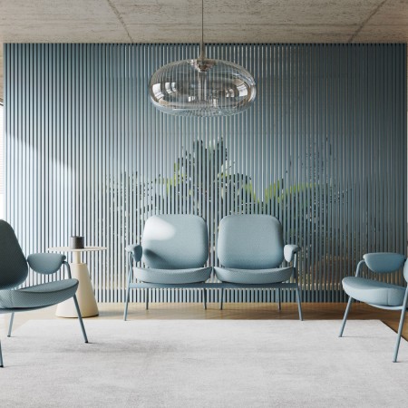 Deux fauteuils Epocc Lounge en tissu beige, vue de trois quarts avant – Epocc Lounge 2