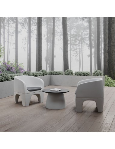 Fauteuil Gummy Bear en plastique recyclé rose clair dans un espace chaleureux – Gummy Bear