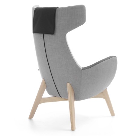 Fauteuil Umm gris avec pieds bois, vue latérale droite – Umm