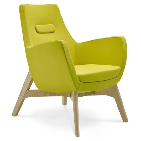 Fauteuil Umm vert avec pieds bois, vue de trois quarts avant – Umm