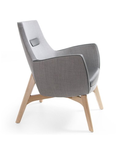 Fauteuil Umm gris avec pieds bois, vue latérale droite – Umm