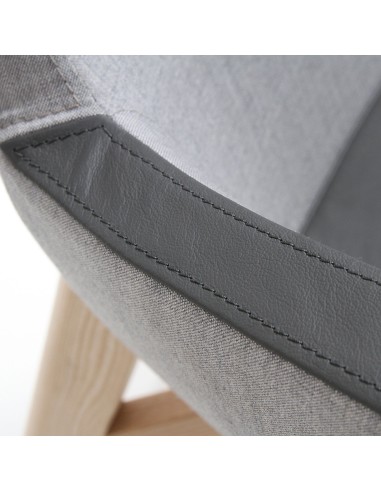 Détail du dossier et accoudoir du fauteuil Umm gris – Umm