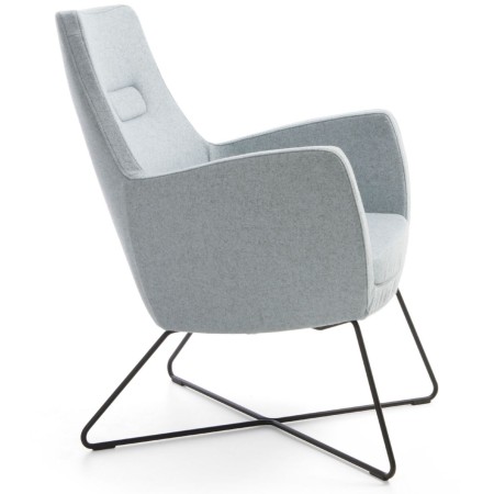 Fauteuil Umm gris clair sur piètement métal, vue latérale gauche – Umm
