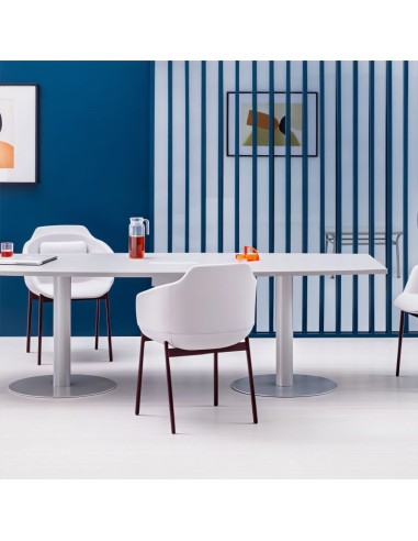 Table de conférence blanche piétement métal avec sièges visiteur