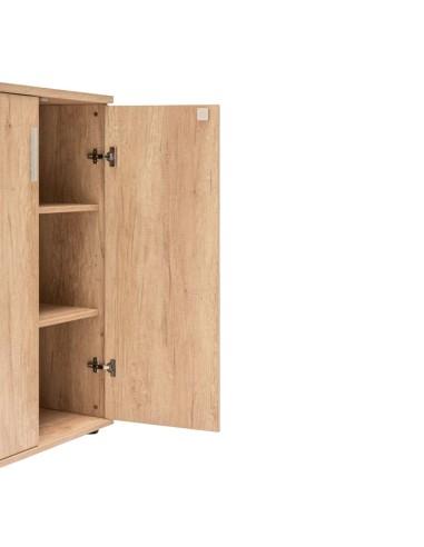 Armoire avec porte ouverte, vu sur le côté