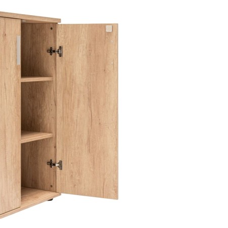 Armoire avec porte ouverte, vu sur le côté