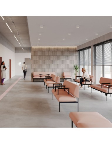 Banquette Fora Care avec accoudoirs, installation dans une salle d’attente – Fora Care