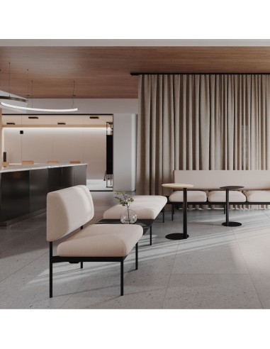 Banquette intégrée dans un espace d’attente moderne – Fora Care