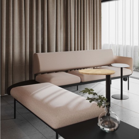 Vue avant d’une banquette minimaliste tapissée beige – Fora Care 2