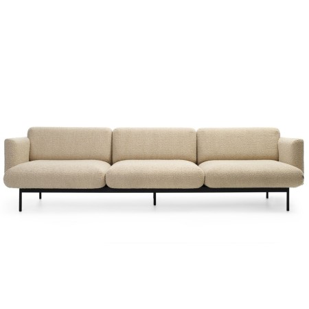 Vue avant d’un canapé Fora beige clair, trois places - Fora