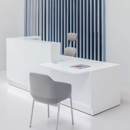 Meuble de réception blanc avec module bas pour accès à tous