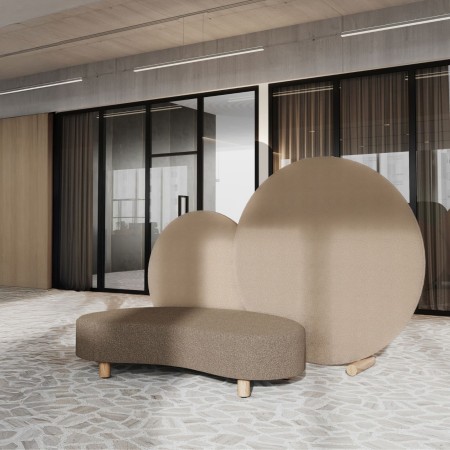 Canapé Nubi avec dossier circulaire en tissu beige, espace lounge - Nubi