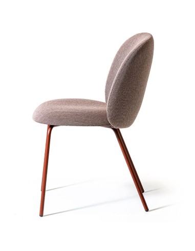 Chaise tapissée rose avec piètement métallique rouge, vue de profil - Volta